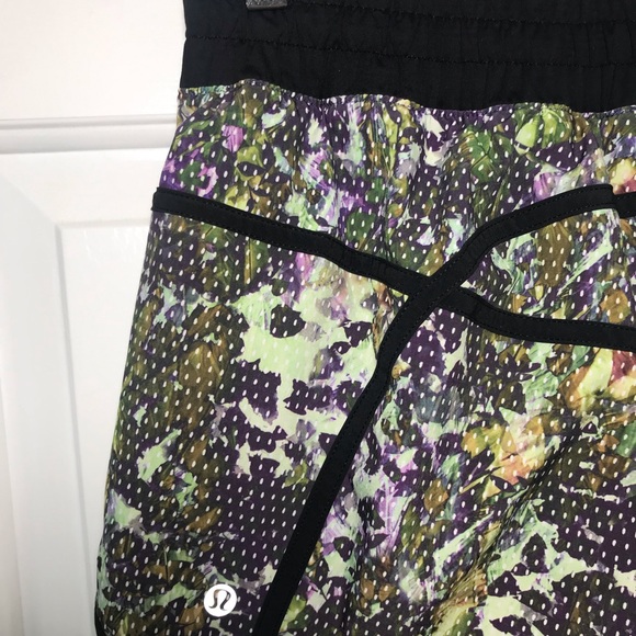 lululemon top&shorts set size 8 In excellent condition - Picture 9 of 10